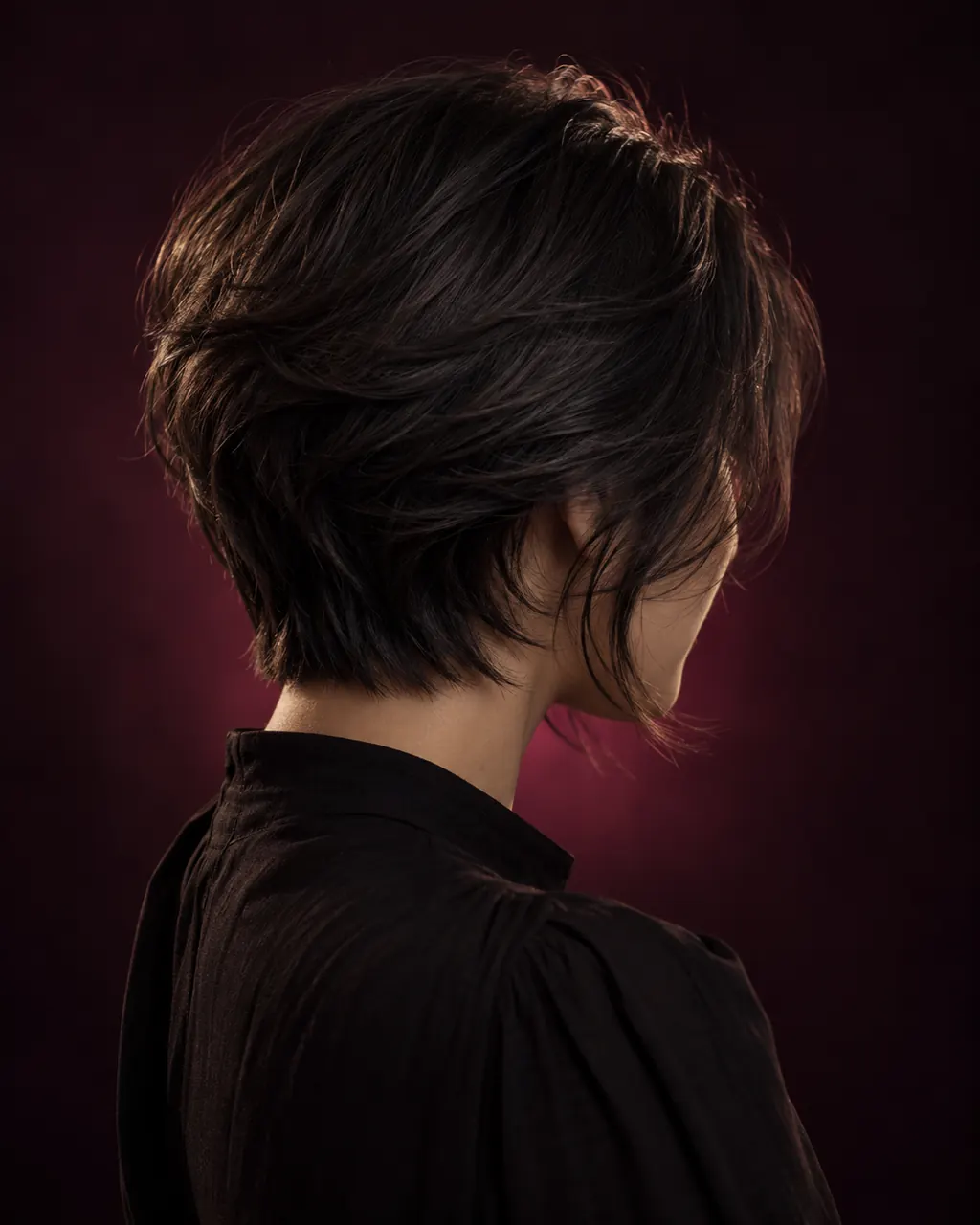 自然な黒髪のショートレイヤー